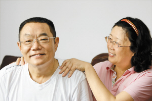 他的背后，有一位高尚的女性