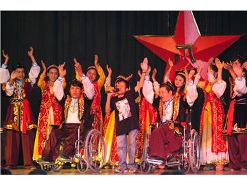 喀什残友艺术团赴驻喀什部队演出