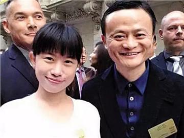 上市敲钟的90后女孩，重现笑容的轮椅天使，他们都是阿里云客服