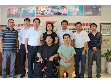 云南省西双版纳傣族自治州李忠建副州长一行考察百城万人项目