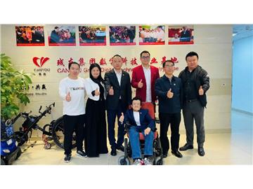 深圳市社会组织总会执行会长苏建东先生与德爱会爱心企业一行莅临残友指导交流