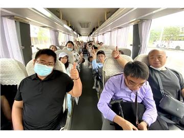 真方便！爱心机构为残疾人上班提供免费接送服务